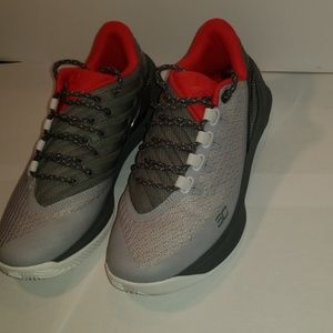 Steph Curry low top under armour shoes